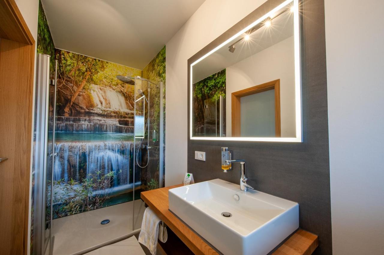 Hotel Landgasthof Oberschnorrhof Dammbach エクステリア 写真