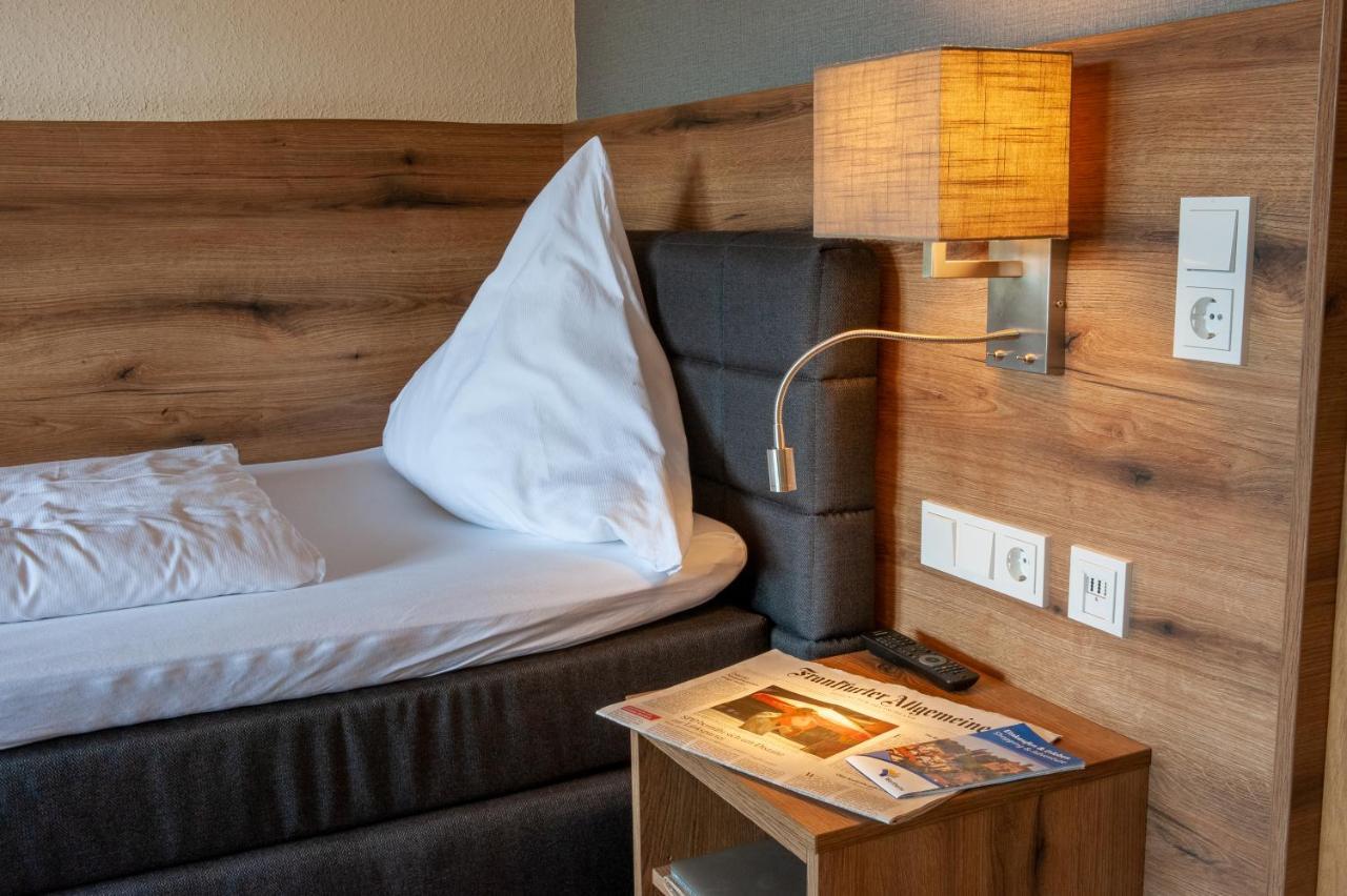 Hotel Landgasthof Oberschnorrhof Dammbach エクステリア 写真